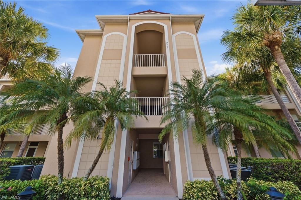 2720 Cypress Trace Cir, Unit 2915, Naples, FL 34119 Photo