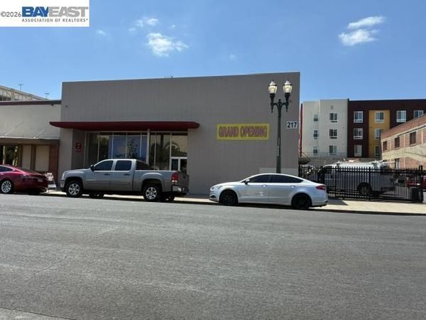 217 N San Joaquin St, Stockton, CA 95202