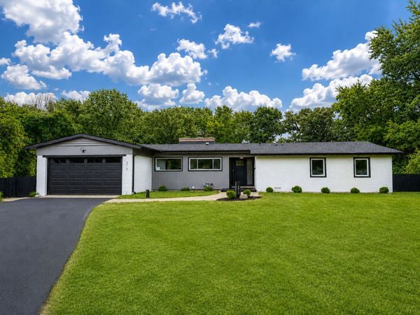 275 Goodridge Terrace, Roselle, IL 60172