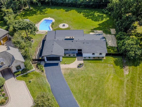 275 Goodridge Terrace, Roselle, IL 60172