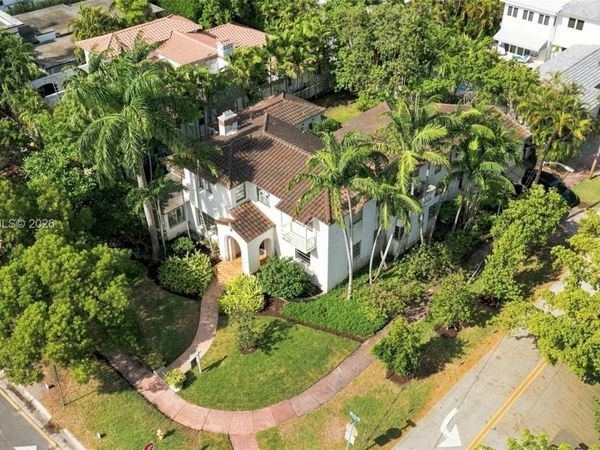 5680 Pine Tree Dr , Miami Beach, FL 33140