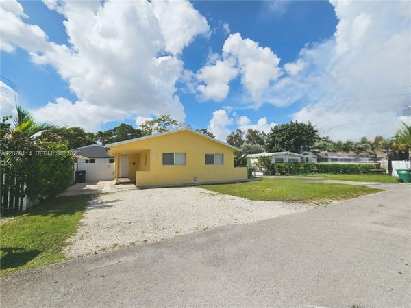 2010 NW 70th St, Miami, FL 33147