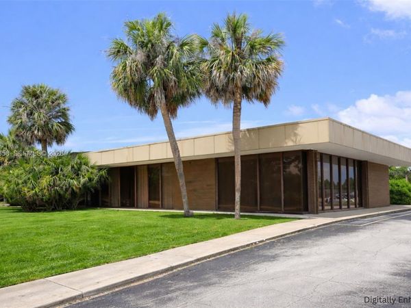 940 Delton Blvd, Deltona, FL 32725