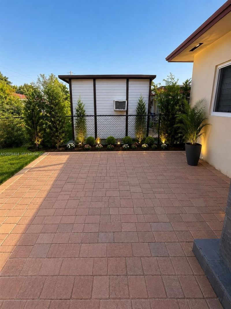 8880 SW 25th St, Unit 8880, Miami, FL 33165 Photo