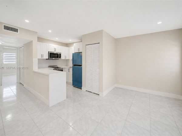 4051 NE 13th Ave, Unit 57-3, Oakland Park, FL 33334