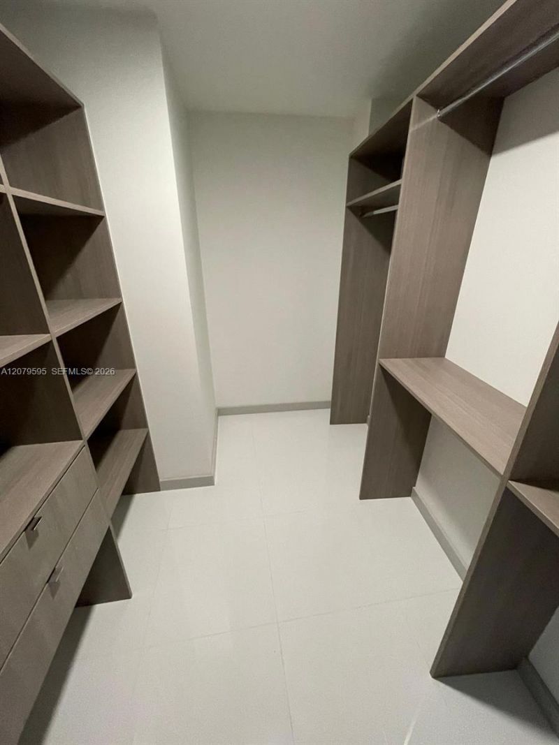 851 NE 1st Ave , Unit 1511, Miami, FL 33132 Photo