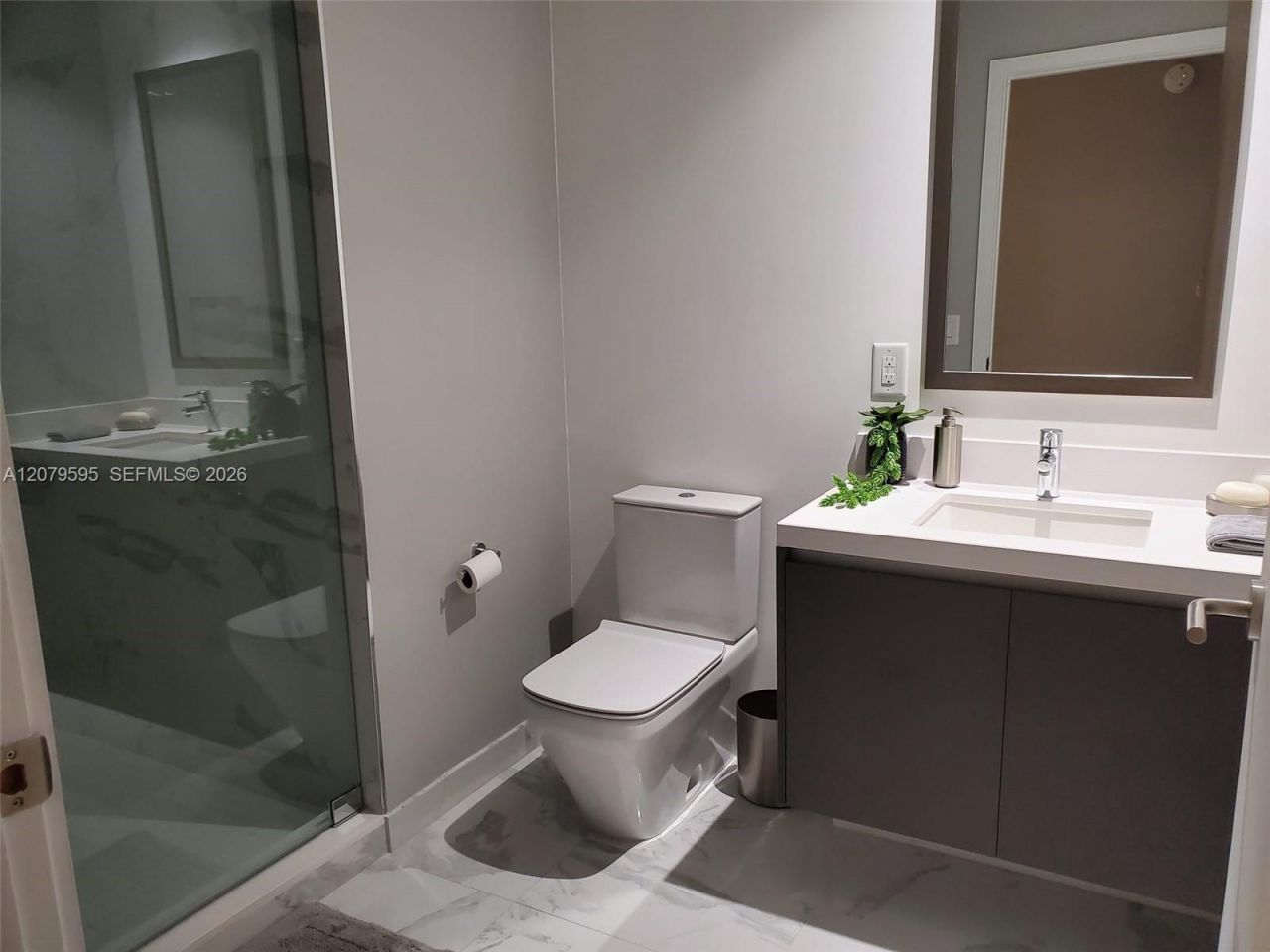 851 NE 1st Ave , Unit 1511, Miami, FL 33132 Photo
