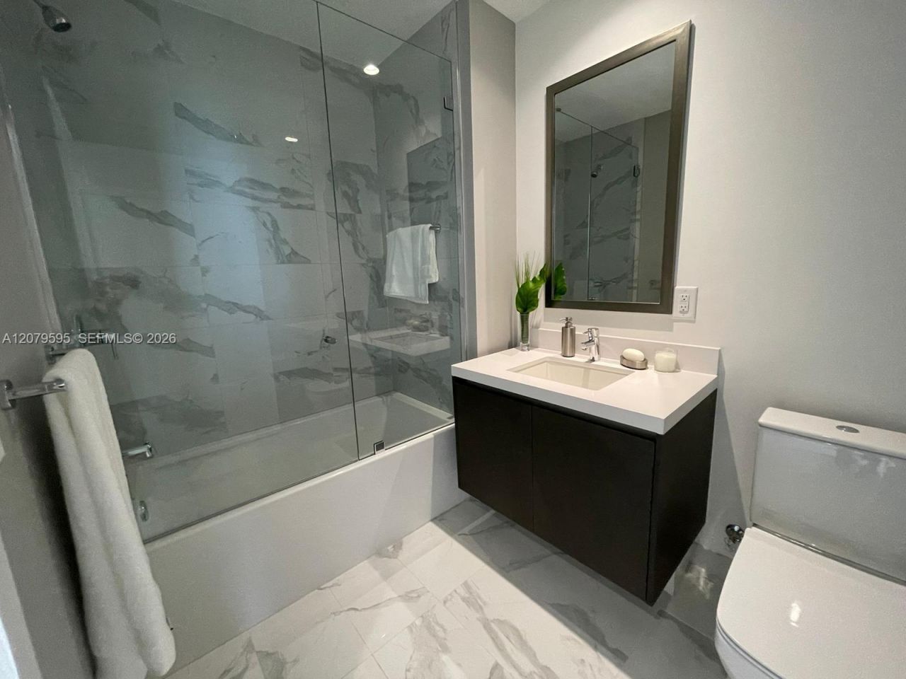 851 NE 1st Ave , Unit 1511, Miami, FL 33132 Photo
