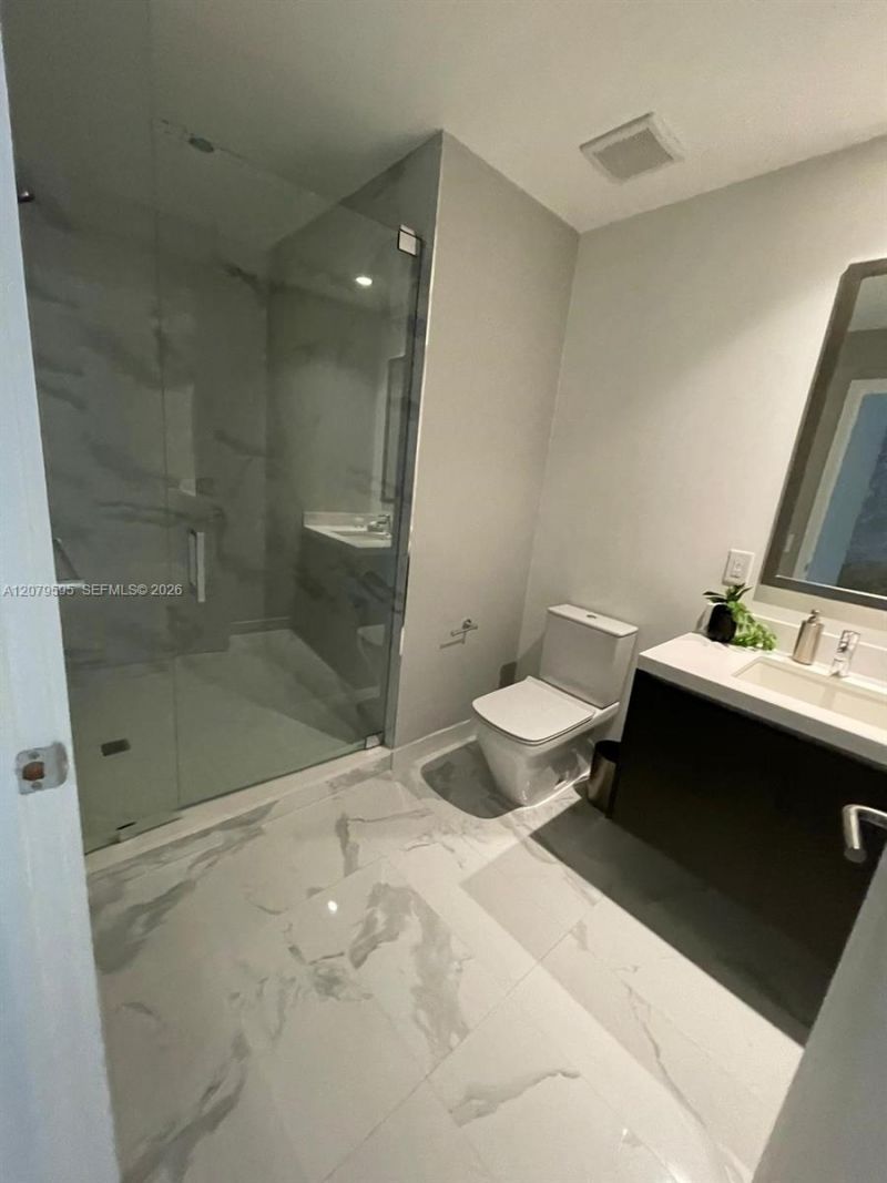 851 NE 1st Ave , Unit 1511, Miami, FL 33132 Photo