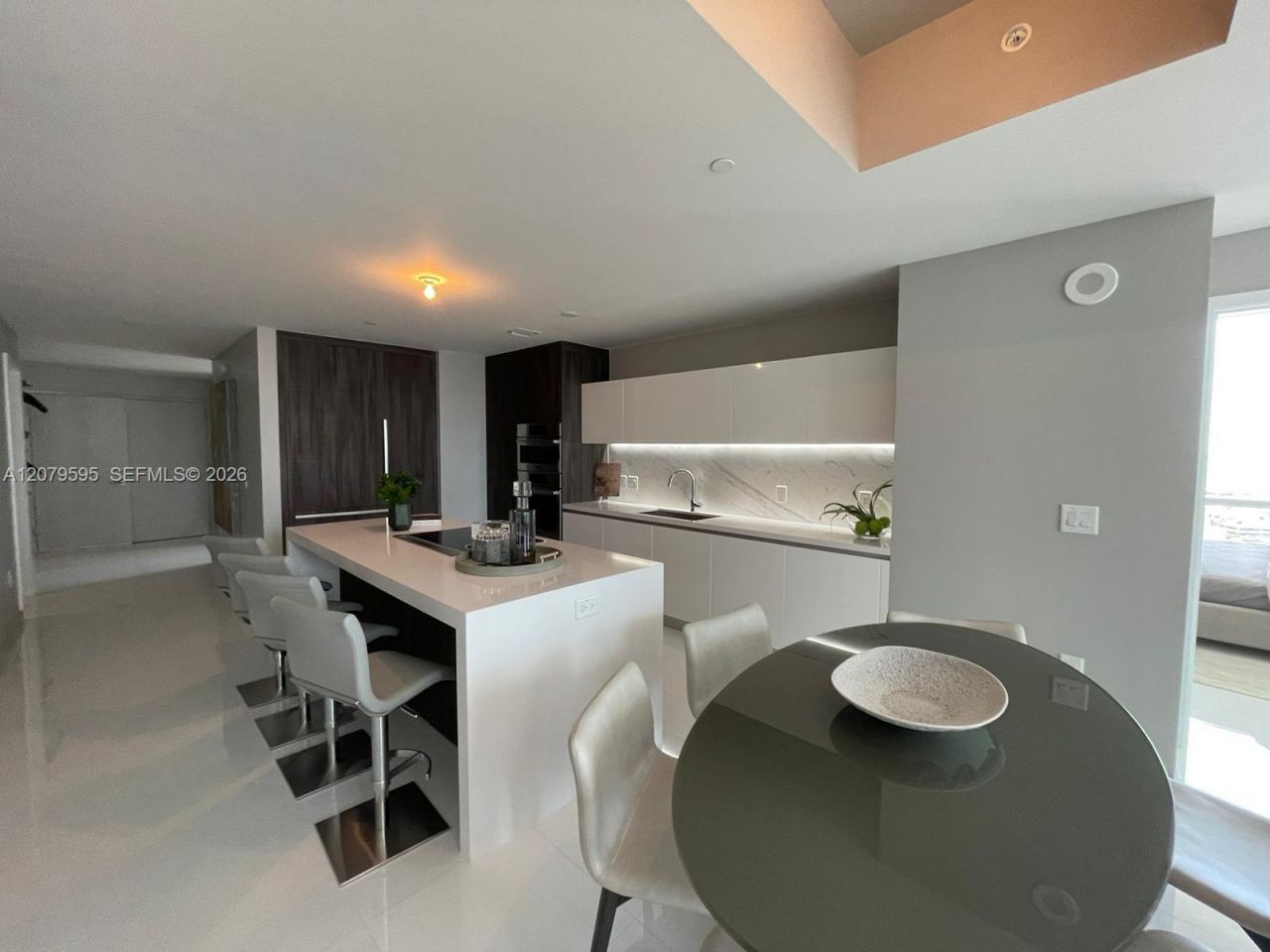 851 NE 1st Ave , Unit 1511, Miami, FL 33132 Photo