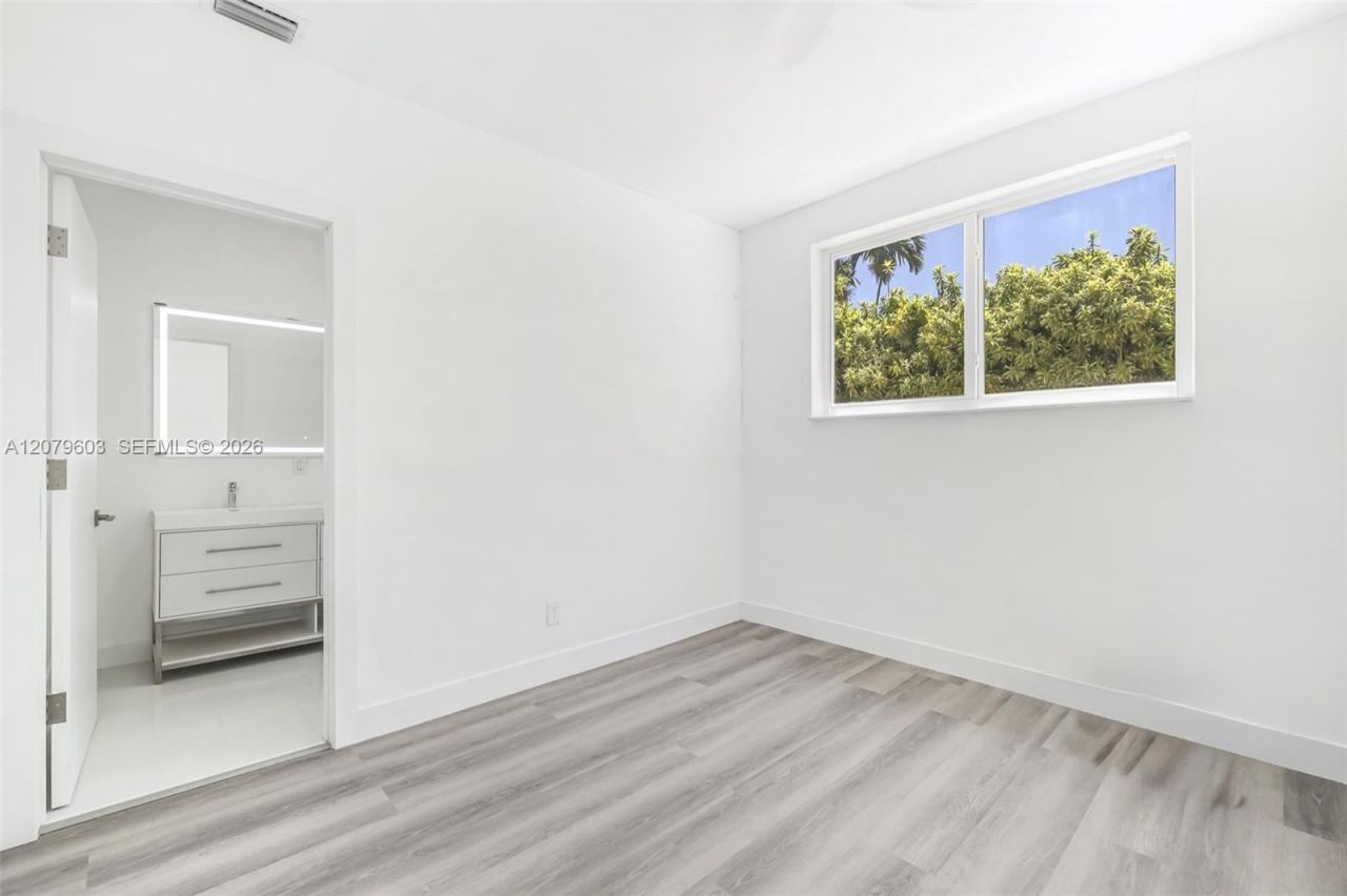 340 NE 125th St, North Miami, FL 33161 Photo