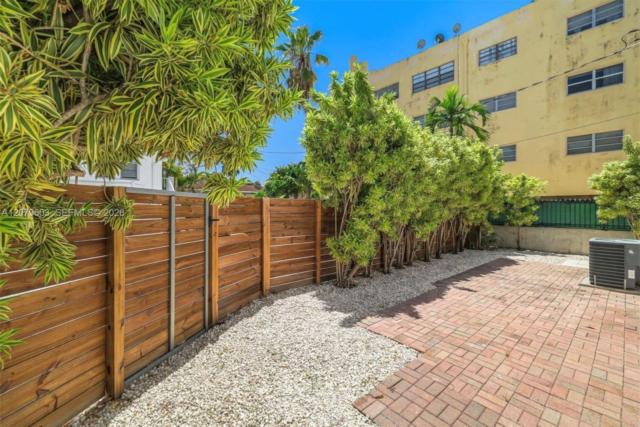 340 NE 125th St, North Miami, FL 33161 Photo