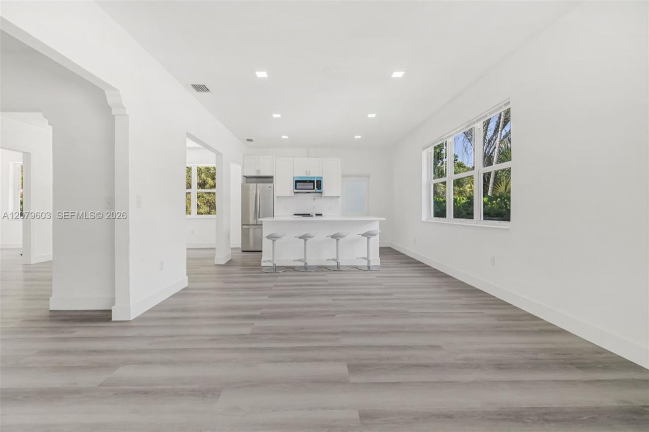 340 NE 125th St, North Miami, FL 33161 Photo