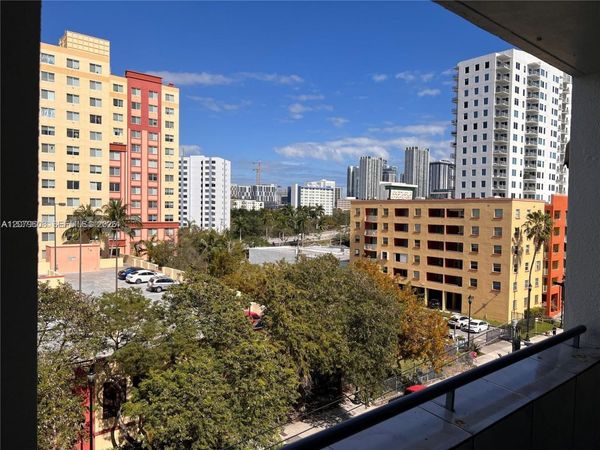 546 SW 1st St , Unit 611, Miami, FL 33130