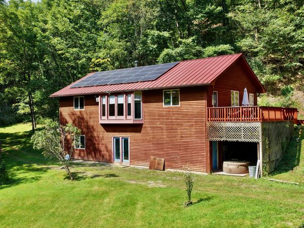 402 Singing Frog Hollow, Lewisburg, WV 24901