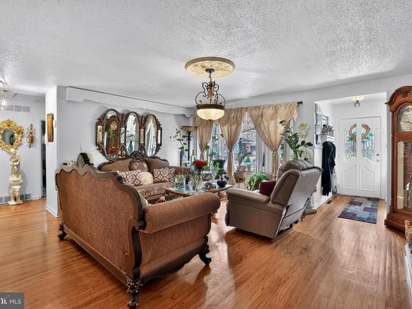 6025 FORREST AVENUE, PENNSAUKEN, NJ 08110