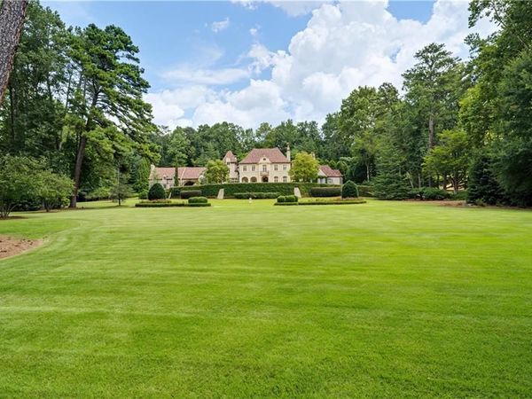 5375 Long Island Drive, Atlanta, GA 30327