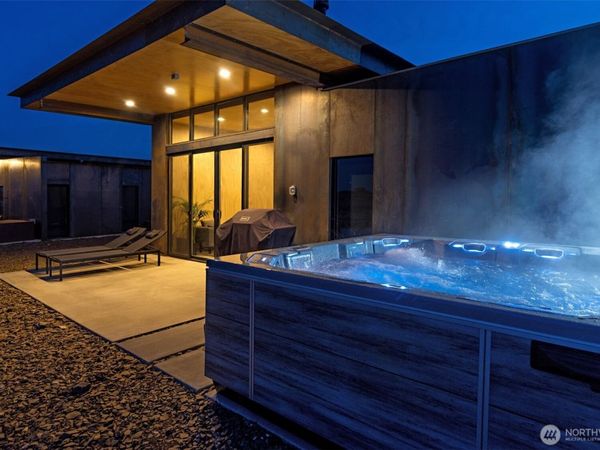 23592 Gorge View Loop NW, Quincy, WA 98848