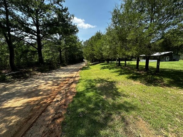 66 Varnum Road, Laurel Hill, FL 32567