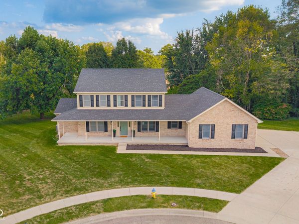 3203 Skyview Court, Columbus, IN 47203