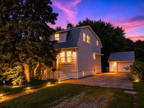 12751 Irving Avenue , Blue Island, IL 60406