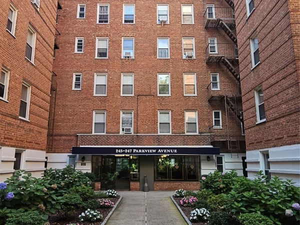 247 Parkview Avenue, Unit 5L, Bronxville, NY 10708