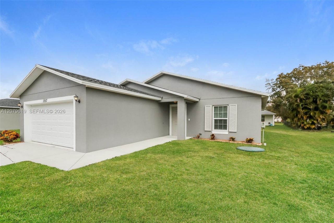 1257 SW Century Ave, Port Saint Lucie, FL 34953 Main Photo
