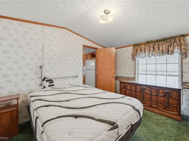 83 Helen Street, Barberton, OH 44203 Photo 10