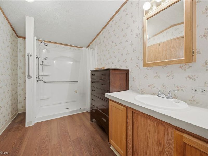 83 Helen Street, Barberton, OH 44203 Photo 12