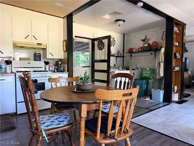 105 School Street, Killbuck, OH 44637 Photo 11