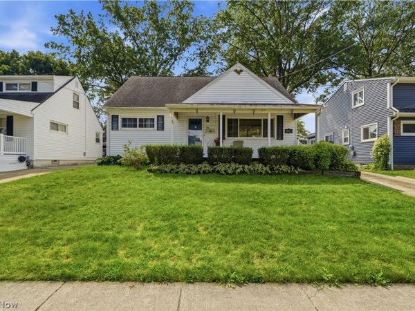 318 Lehigh Avenue , Cuyahoga Falls, OH 44221