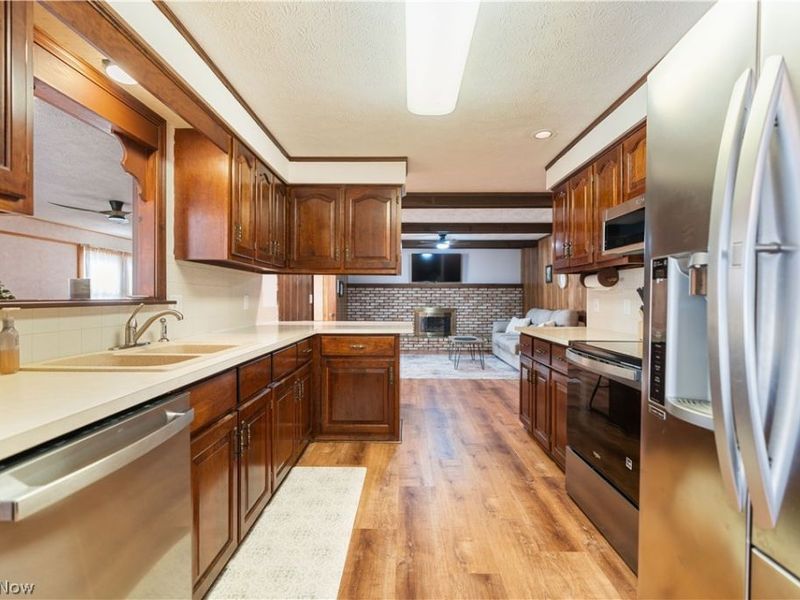 12534 Springwater Avenue NW, Uniontown, OH 44685 Photo 12