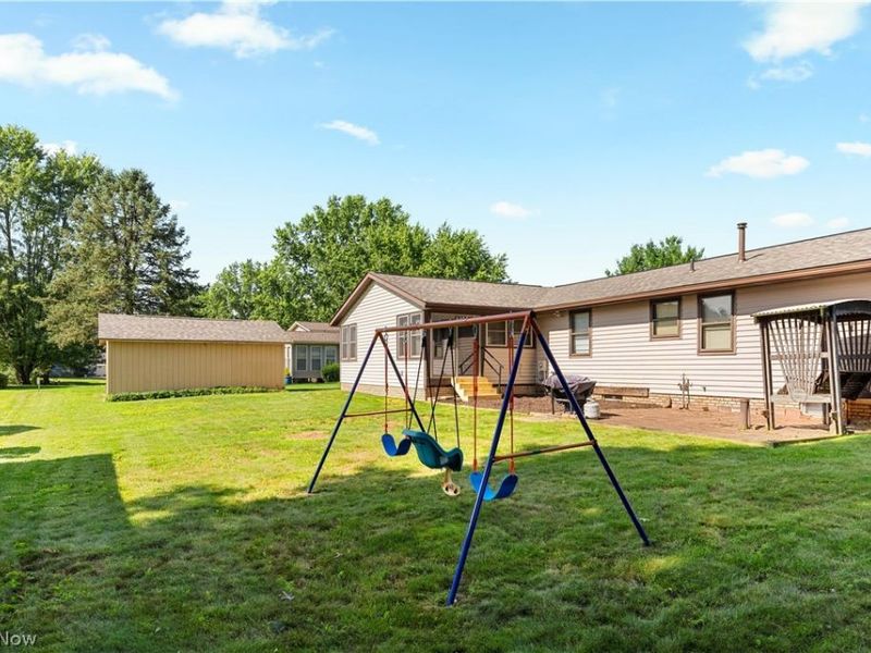 12534 Springwater Avenue NW, Uniontown, OH 44685 Photo 2