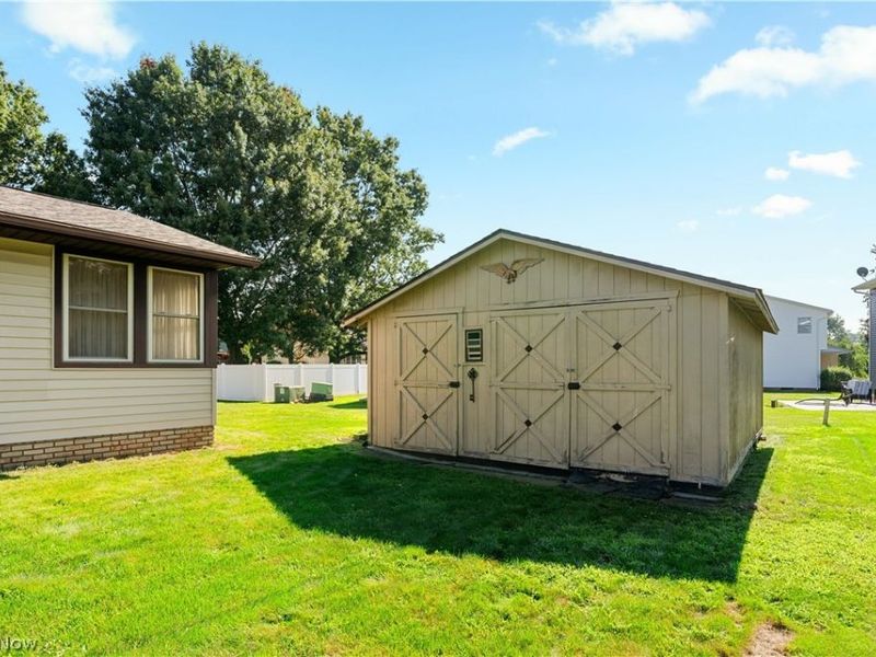 12534 Springwater Avenue NW, Uniontown, OH 44685 Photo 7