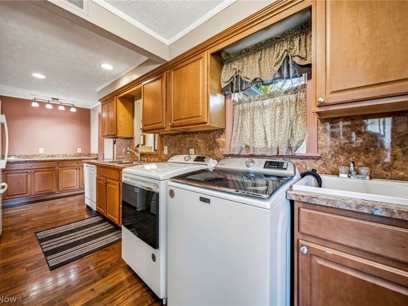 1411 Orchard Heights Drive, Mayfield Heights, OH 44124 Photo 10