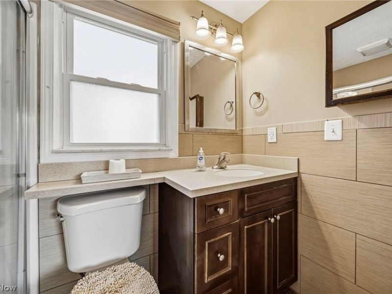 1411 Orchard Heights Drive, Mayfield Heights, OH 44124 Photo 14