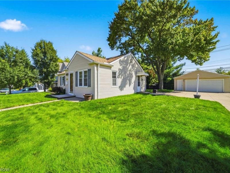 1411 Orchard Heights Drive, Mayfield Heights, OH 44124 Photo 3