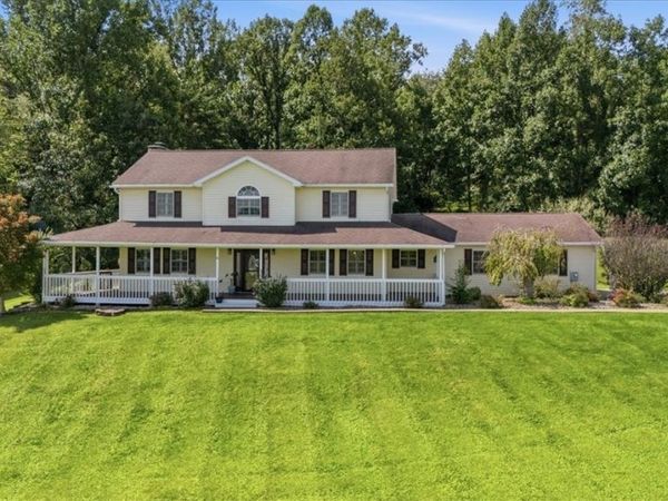 1030 PRICE Road, Mineral Wells, WV 26150
