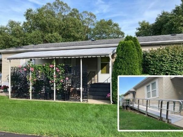 9 Corktree Drive, Olmsted Twp, OH 44138