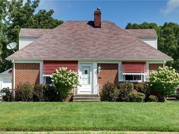 21870 Seabury Avenue, Fairview Park, OH 44126