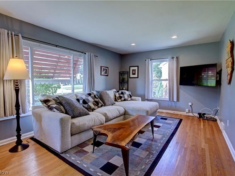 21870 Seabury Avenue, Fairview Park, OH 44126 Photo 3