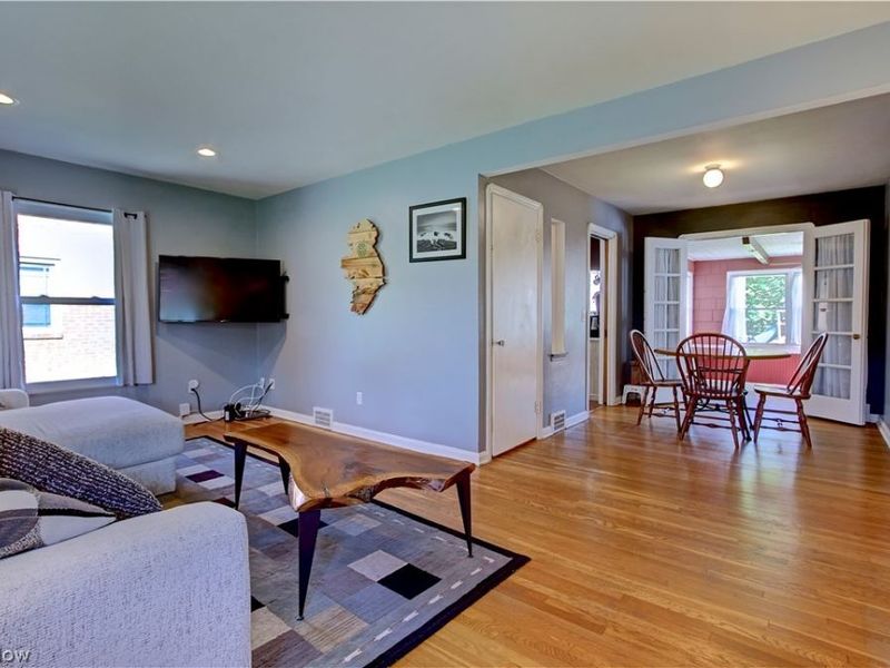 21870 Seabury Avenue, Fairview Park, OH 44126 Photo 6