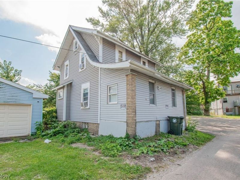 510 Homes Place NW, Canton, OH 44703 Photo 2