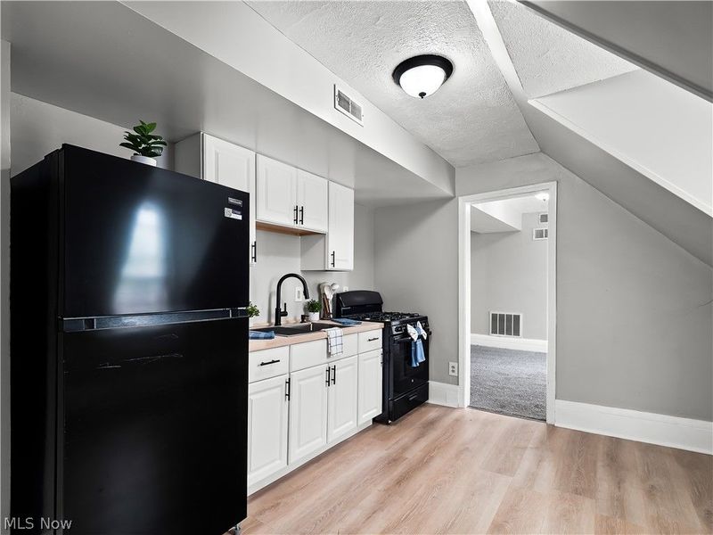3850 W 18 Street, Cleveland, OH 44109 Photo 15