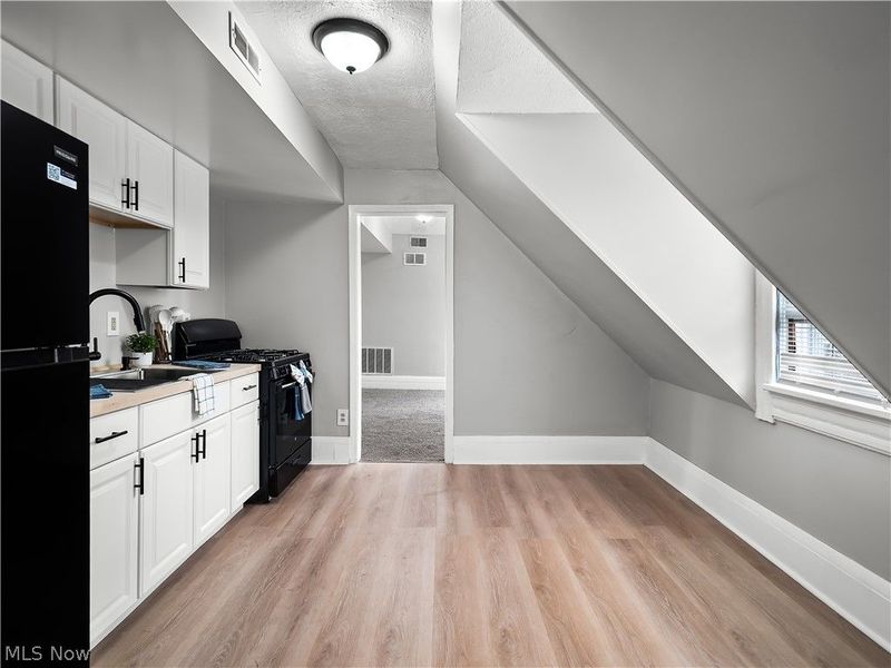 3850 W 18 Street, Cleveland, OH 44109 Photo 16