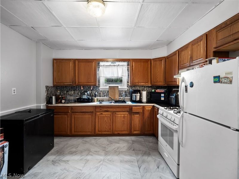 3850 W 18 Street, Cleveland, OH 44109 Photo 26