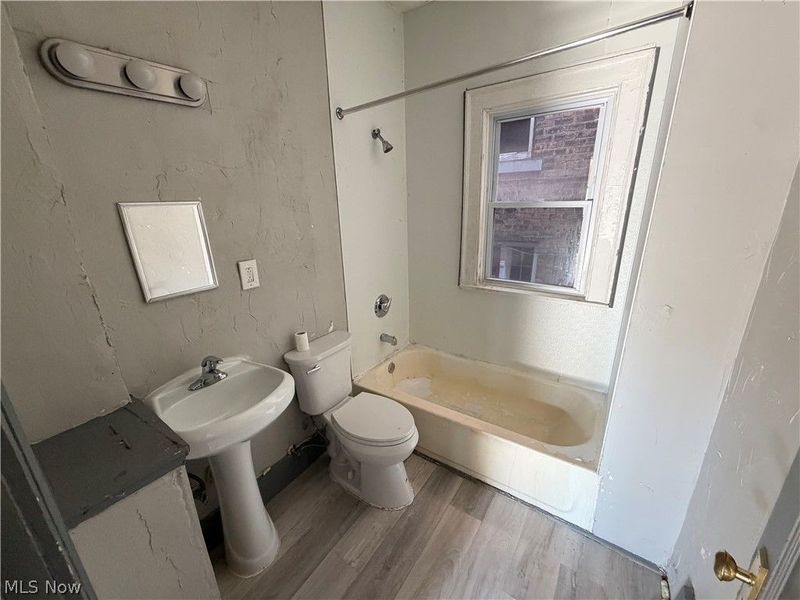 7944 Lorain Avenue, Cleveland, OH 44102 Photo 20