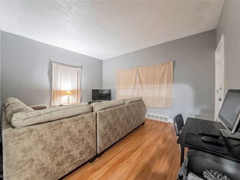 2809 Archwood Avenue, Cleveland, OH 44109 Photo 6
