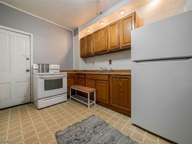 2809 Archwood Avenue, Cleveland, OH 44109 Photo 8