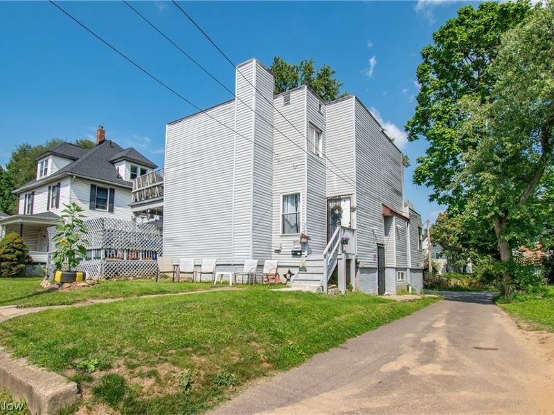 1532 Woodland Avenue NW, Canton, OH 44703 Photo 2